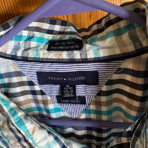 Tommy Hilfiger plaid button down - Picture 3 of 3
